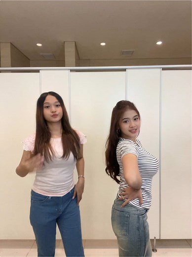 Cheerful Girl Poses: Easy Cheerful Girl Mode Ideas