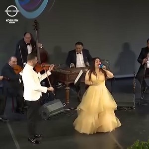 Sárospatakon járt áprilisban a Dankó Rádió ingyenes, önálló, utazó koncertsorozata, a Dankó Klub. A műsorban a magyarnóták, a népzene, az operett- és örökzöld slágerek mellett cigánydalokat is hallhatott a közönség Rigó Mónika előadásában, akit Hankó József prímás és zenekara kísért. A felvételeket rendszeresen hallhatják a Jó ebédhez szól a nóta című műsorban is Budai Beatrix szerkesztő-műsorvezető válogatásában. #kossuthradio #joebedhezszolanota #video | Kossuth Rádió