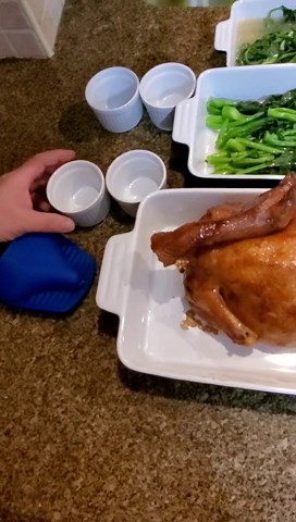 Ceramic Bakeware Set, Baking Dish Set Includes 3 Rectangular Nonstick Casserole Dish, 4 Ramekins, Silicone Double Finger Grip, Baking Pans for Lasagna Pan,Cooking,Cake, Dinner,Daily Use (Red)