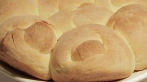 Frisches Weizenbrot aus dem Ofen.: Stockvideos & Filmmaterial (100 % lizenzfrei) 21938035 | Shutterstock