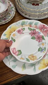 1.4K views · 43 reactions | Jhonson brothers Made in england 1,500‼️SOLD‼️ | 4th street housware ttrading | Facebook