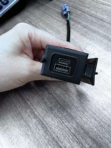 [Hot Item] Motorcycle Cluster USB Charger Mobile Plug Charger