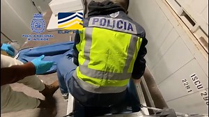 Europol operacion kundër trafikut të kokainës. Kapen 3 ton drogë dhe 100 mijë euro ... #SyriTv #LajmeSyri #Europol syri.net | Syri Tv