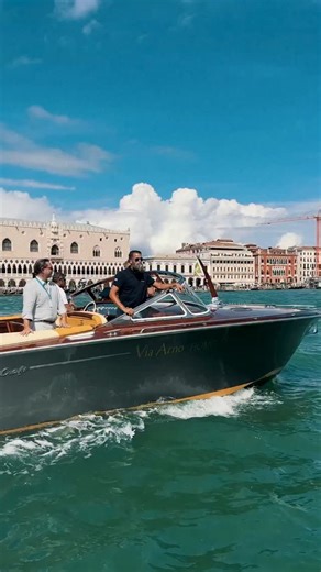 B A B E B I J Craft BABEBI gracefully cruising through the canals of Venice – true Art in Motion. #Babebi #artinmotion #LuxuryCruise #Innovation #DolceVita #Craftmanship #Lifestyle #YachtLife #DriveTastefully #HeritageBoats #JCraftBoats #Torpedo #Swedish #Heritage #Timeless #Iconic #Performance #Scenic #Classic | J Craft Boats