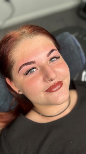 Our girl Hayley! What a dream   Mixed set styled by Emily / brows sculpted + dyed by Teena! #themakeupmirror | The Makeup Mirror | Facebook