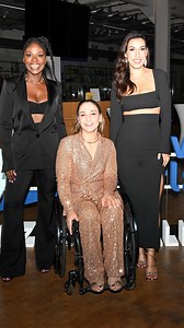 15K views · 203 reactions | Erster Abend des @global_digital_women #DFLA Award… Wenn heißt, dass ✨ Glitter das Motto ist, dann nehme ich es ziemlich ernst  Ansonsten durften wir noch die Ausstellung der @zkmkarlsruhe sehen- es war soooo toll!! | Kristina Vogel | Facebook