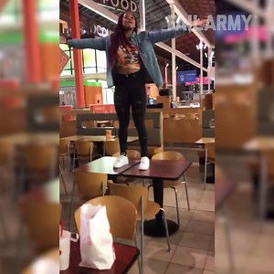 "We gotta go!" Hahaha! | FailArmy