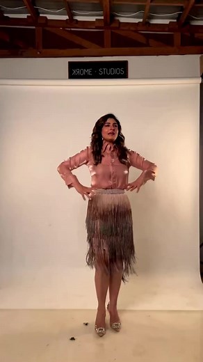 26K views · 136 reactions | Raveena R Tandon dances to ek do teen between shoot! #trending #trendingreels #raveenatandon #bollywood #madhuridixit | Nevanta | Facebook