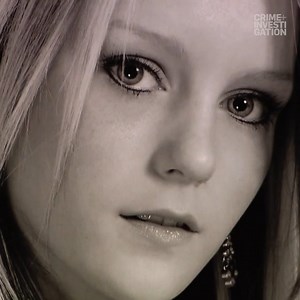 Sally Anne Bowman was 18 jaar oud en een getalenteerd model. Heel Groot-Brittannië was in schok toen haar moord bekend werd gemaakt.  Crimes That Shook Britain (Seizoen 9) - Komt in oktober | Crime+Investigation | Facebook