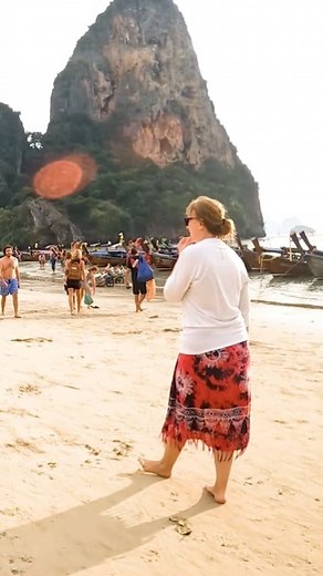 Railay beach Krabi Thailand 🇹🇭 . . . . . . #railaybeach #railaybay #railaybeachthailand #thailandtravel #thailandtravel2025 #aonang #vacationmode #krabithailand #aonangbeachkrabi | Hello Thailand