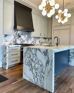 [Hot Item] Natural Arabescato White Marble Kitchen Island Top Stone Countertop for Villa Dining Room Design