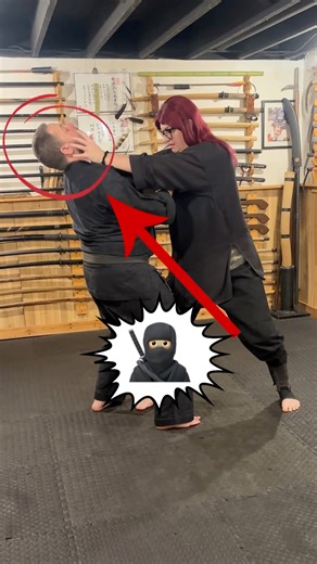In this tutorial video, Soke Anshu Christa Jacobson of the Budo Ryu Kai demonstrates how to do Taijutsu shako ken in a fight! … This technique is great for anyone training in: Jujutsu, Aikido, Aikijujutsu, Budo, Taijitsu and Ninjutsu! … 🥷🏻 … #SokeAnshu #Ninja #Ninjutsu #Ninpo #Budo #Taijutsu #MartialArts #SelfDefense #AnshuChristaJacobson #BudoRyuKai #BudoRyuNinjutsu | Anshu Christa Jacobson