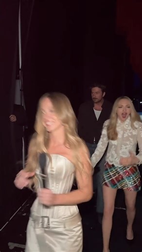 10K views · 20 reactions | Direttamente dal CinemaCon di Las Vegas, ecco il cast di THE HOUSEMAID, tratto dal bestseller "Una di famiglia", edito in Italia da Newton Compton editori. Con #SydneySweeney e #AmandaSeyfried in un thriller raffinato, psicologico, ad alta tensione. Prossimamente solo al cinema! | Leone Film Group | Facebook