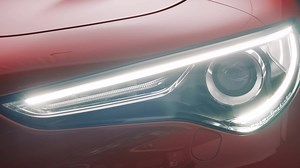 見つめたその瞬間から虜にさせる、ステルヴィオのデザイン。SUVの中でも群を抜いてスポーティなそのフォルムは、紛うことなきアルファ ロメオの美学の結晶です。 #アルファロメオ #ステルヴィオ #alfaromeo #stelvio #SUV #デザイン | Alfa Romeo Japan / アルファ ロメオ ジャパン