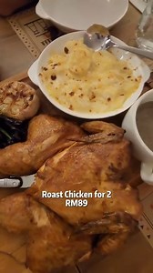 Two Frenchies Restaurant 真的很不错，这已经是我们2周内第二次来了！我个人觉得这个地方非常适合庆祝。环境和食物都很好，甚至这里的服务也非常出色。起初我觉得价格很贵，但这次之后我觉得还好。我们七个人花了RM350，只点了一个橙汁，因为姐就是是那样的，即使不是我付钱 😂 哦对了，这里也是宠物友好的咖啡馆，所以你可以带你的毛孩子来这里（楼上） . 我们吃了什么 ▪️Escargot de Bourgogne -RM35 ▪️Classic Onion Soup-RM20 ▪️Banquette de Saumon-RM45 ▪️Roast Chicken for 2-RM89 ▪️Ravioles aux Champignons-RM39 ▪️Kids Creamy Pasta-RM17 ▪️Ravioles Au Saumon -RM37 ▪️Orange Juice - RM13* . 🐶 Two Frenchies Cafe Bistro 📍36, Lebuh Bishop, George Town, 10200 George Town, Pulau Pi