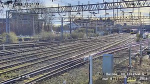 Parallel Pendolino🚄🚄 Avanti West Coast #Class390 #Pendolino side by side departing Crewe as 390107 heads to #ManchesterPiccadilly (1H64) & 390152 looks north of the border to #EdinburghWaverley 🏴󠁧󠁢󠁳󠁣󠁴󠁿(9S54). 🎦 #Crewe Crewe Heritage Centre 📅 02/02/24 ALSTOM @AlstomUK | Railcam