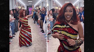 Cardi B dances to 'Bodak Yellow' remix at Jennifer Hudson show