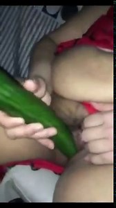 Desi housewife puts 14 Inch cucumber up her pussy
