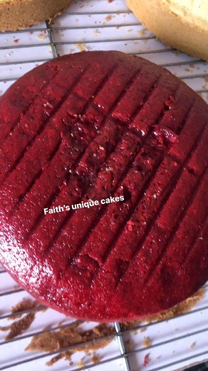 Lush redvelvet cake❤️ #faithsuniquecakesndevents #faithsuniquecakes #okerubebaker #bestcakevendorinlagos #lagossurprisevendor #weddingcakevendorinlagos #ikotunbaker #lagosbaker #cakesinlagos #redvelvetcake | Faith Oseji Angel
