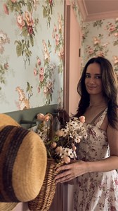 1.9M views · 36K reactions | Have you seen this wallpaper hack? Maybe you found my account because of this reel! Reposting my most viral reel of 2024 壟 And YES I see the gap in the moulding and YES I fixed it  #diyhomedecor #diyhousetohome #diyhomeprojects #diyhomeimprovement #diyhomerenovation #diyhome #wallpaperhack #wallpaper #wallpaperdecor | Erika Mathews | Facebook