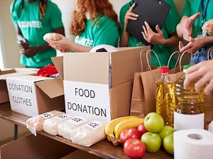 Free Drive-Thru Groceries In Lake Forest: First Saturday Program