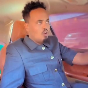 4.4K views · 54 reactions | DEG DEG: Dhalinyaradii xisbiga Waddani oo durba madaxweyne Ciro xabsiga ku guray. Fanaanka Qamar sugaani ayaa sheegaaya dhacdadan. | Awdal History | Facebook