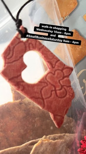 #PublicSmokehouse is inside @smokinggoosemeatery Shop hundreds of varieties of charcuterie, seafood, cheeses, pickles, preserves, gifts 🎁 411 Dorman St #Indy free parking lot shop.smokinggoose.com Walk-in Shopping Wed 11/22 10am - 6pm and #SmallBusinessSaturday 9am - 4pm Closed #ThanksgivingDay and Closed #BlackFriday | Smoking Goose Meatery