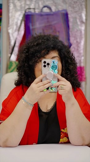 How to organize ideas! 👇🏽❤️‍🔥✨ 1. Write them all down. I like to use my art journal so I can sketch, add notes, tape in swatches or magazine clippings. This helps calm my mind to just brain dump without second guessing. 2. Note where the inspiration came from, why it will work for you. How would you spin it to fit your style? How does it relate to your “North Star” goals for your career or life experience? 3. Go beyond the first ideas. Force yourself to come up with a few (or a lot!) more ide