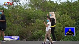 3.5K views · 37 reactions | Natasya, bocah penderita COVID-19 termuda di Kota Baubau, Sulawesi Tenggara, sempat viral karena aksinya bermain tiktok bersama tenaga kesehatan berAPD lengkap, kini dinyatakan sembuh dan diperbolehkan pulang. BIB #GTV #BuletiniNews #Bocah #Viral #Tiktok #Baubau #Nakes #Bahagia #SembuhCOVID19 | GTV Indonesia News | Facebook