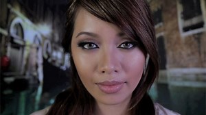 How to Re-create Angelina Jolie's Super-Sexy Makeup from "The Tourist"