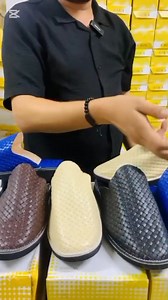 🇲🇦 Babouchi Maroc L’élégance marocaine à vos pieds. Découvrez notre babouche en cuir 100% fabriquée au Maroc : 🕌 Design traditionnel, touche moderne ✅ Qualité haut de gamme 📦 Livraison gratuite sur Abidjan 📏 Tailles du 39 au 46 📲 Commandez maintenant… Soyez fiers de vos pas ! | TOP Babouche