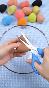 Check the powder absorption status of the makeup sponge.😏 Taking a break with every snip! ✂️ Let's de-stress together！ #docolor #makeup #makeupartist #beauty #beautyblender #makeupsponge #beautysponge #destressyourself #destress #destressing #fypシ #foryourpage #foryourreels | docolor