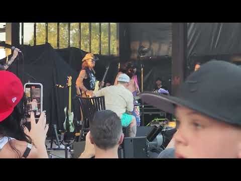Fred Durst joins “king of trolls” Corey Feldman on stage to confirm viral guitar solo is real: “He’s fucking doing it”