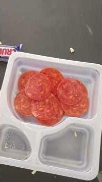how to ( properly ) make a lunchables fun pack!