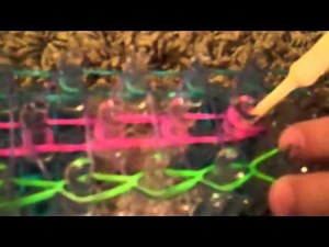How to make a triple keychain on a rainbow loom