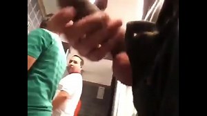 Banheiro shopping praia da costa gay - Videos Porno Gay | Sexo Gay