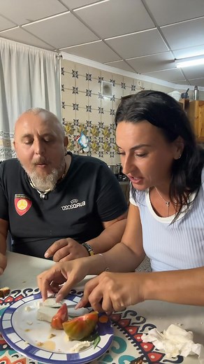 57K views · 1.2K reactions | Încercăm să mâncăm cât mai ecologic 殺 #españa Nicolas Antonio | Magdalena Puscas | Facebook