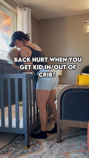 Back hurt when getting your toddler in & out of crib? These 3 mistakes can jack up your back. ❌baby out from body center ✅ Keep baby in close to your body. This takes strain off the low back, and relies on other muscles to more evenly move the load. ❌Hips far from crib ✅Get in as close as you can to the crib. This will reduce load on the low back, but helping you hinge more, recruiting your glutes, hamstrings and core. ❌Breath holding when you lift ✅This creates pressure down on the pelvic floor