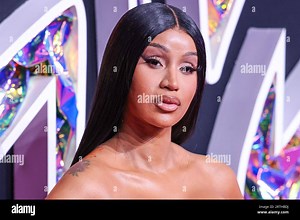NEWARK, NEW JERSEY, USA - SEPTEMBER 12: Cardi B wearing a Dilara Findikoglu dress arrives at the 2023 MTV Video Music Awards held at the Prudential Center on September 12, 2023 in Newark, New Jersey, United States. (Photo by Xavier Collin/Image Press Agency Stock Photo - Alamy