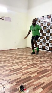 2.6K views · 169 reactions | Começaram hoje as aulas online na EQ Studio Angola e começamos com AfroHouse  : Canguru Gay - MAIZA Última chamada  inscrevam-se já para as aulas de fevereiro de KUDURO e AfroHouse  #partilha #angola #dança @seguidores | Vandro Poster Angola | Facebook