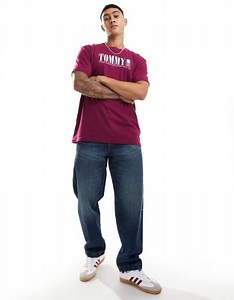 Tommy Jeans - T-shirt met groot logo in fuchsia paars | ASOS