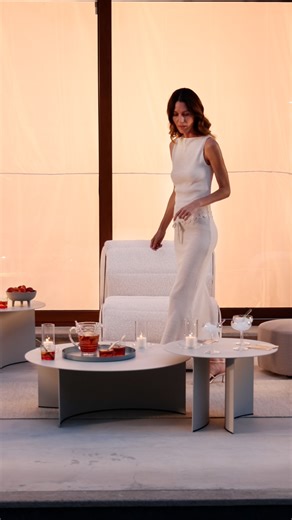 The pleasure of preparations: an outdoor space to set up to welcome friends and spend a summer evening. Flou's collection of outdoor upholstered furniture and accessories was created for just this reason: to create quality furniture for spaces of refined beauty, where you can live and share the best moments of the day. Flora armchairs, design Ilenia Viscardi Pierre pouf and coffee tables, design Studio Contromano Discover the Flou outdoor collection; live your summer to the fullest | Flou