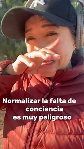 Mujer denuncia ataque de perro y acusa omisión del presunto dueño; exige intervención de autoridades en Coahuila Por Gerardo Rico Una mujer identificada como Susana Puente difundió a través de redes sociales un video donde documenta el momento en que, según su testimonio, fue atacada por un perro mientras transitaba por una zona habitacional en Coahuila. La afectada señala que, durante el incidente, el presunto dueño del animal no intervino para controlar al perro ni para brindarle apoyo, lo que