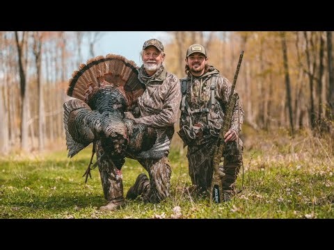 HARD GOBBLING OHIO LONGBEARD! | Late Morning Spring Turkey Hunt!