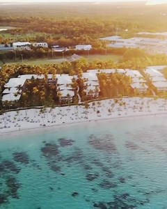 No need to leave the hot tub in the Dominican Republic! 🌴 Shot by our curator www.instagram.com/mikewilltravel at Barceló Bávaro Grand Resort 🎥 #DomincanRepublic | Remarkable Stays Back Up
