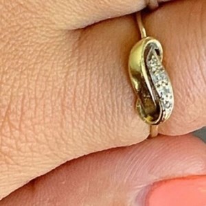 Gold & diamond infinity ring