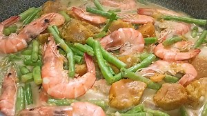 31 reactions · 5 comments | GINATAANG KALABASA, SIKSIK SA SUSTANSYA AT NAPAKA SARAP PA.. LASANG PILIPINA.. Ingredients: * 100g pork liempo * 250g shrimp * 5 cloves garlic minced * 1 pc onion slice * 2 pcs tomatoes slice * Kalabasa ( squash) * Sitaw ( string beans ) * 2 tsp salt * 1 tsp black pepper * 2 tbs liquid seasoning * 200ml coconut cream | Lasang Pilipina | Facebook