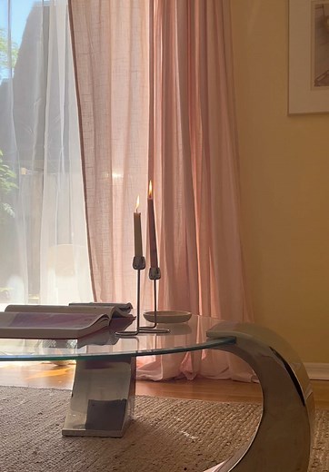 putting up curtains completely transformed this room 😍 curtains: IKEA silverlönn and teresia #homedecor #decor #eclecticdecor #vintage #curtains