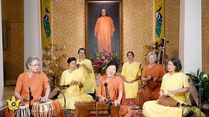 Paramahansa Yogananda wrote in his Autobiography of a Yogi that “The sankirtans [devotional chanting] or musical gatherings are an effective form of yoga or spiritual discipline, necessitating intense concentration, absorption in the seed thought and sound. Because man himself is an expression of the Creative Word, sound exercises on him a potent and immediate effect.” Watch the full kirtan led by SRF nuns during Convocation 2022: https://srfyoga.org/3ruJOdo | Self-Realization Fellowship