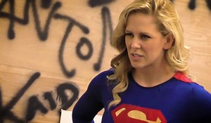wonder woman vs supergirl